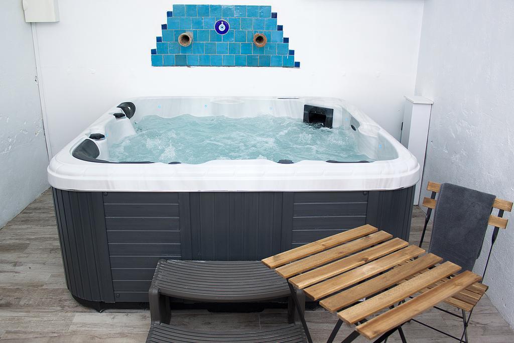 Maison Saint Louis avec Jacuzzi Besse-sur-Issole Extérieur photo