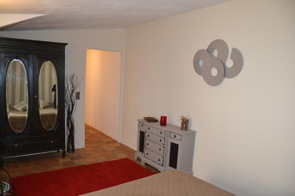 Maison Saint Louis avec Jacuzzi Besse-sur-Issole Extérieur photo