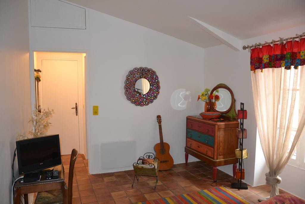 Maison Saint Louis avec Jacuzzi Besse-sur-Issole Extérieur photo